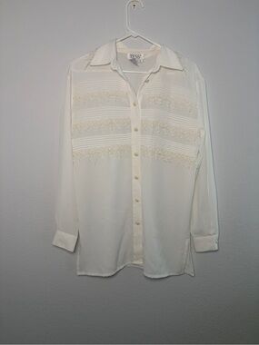 Vintage Tess White Embroidered Button-Down Blouse